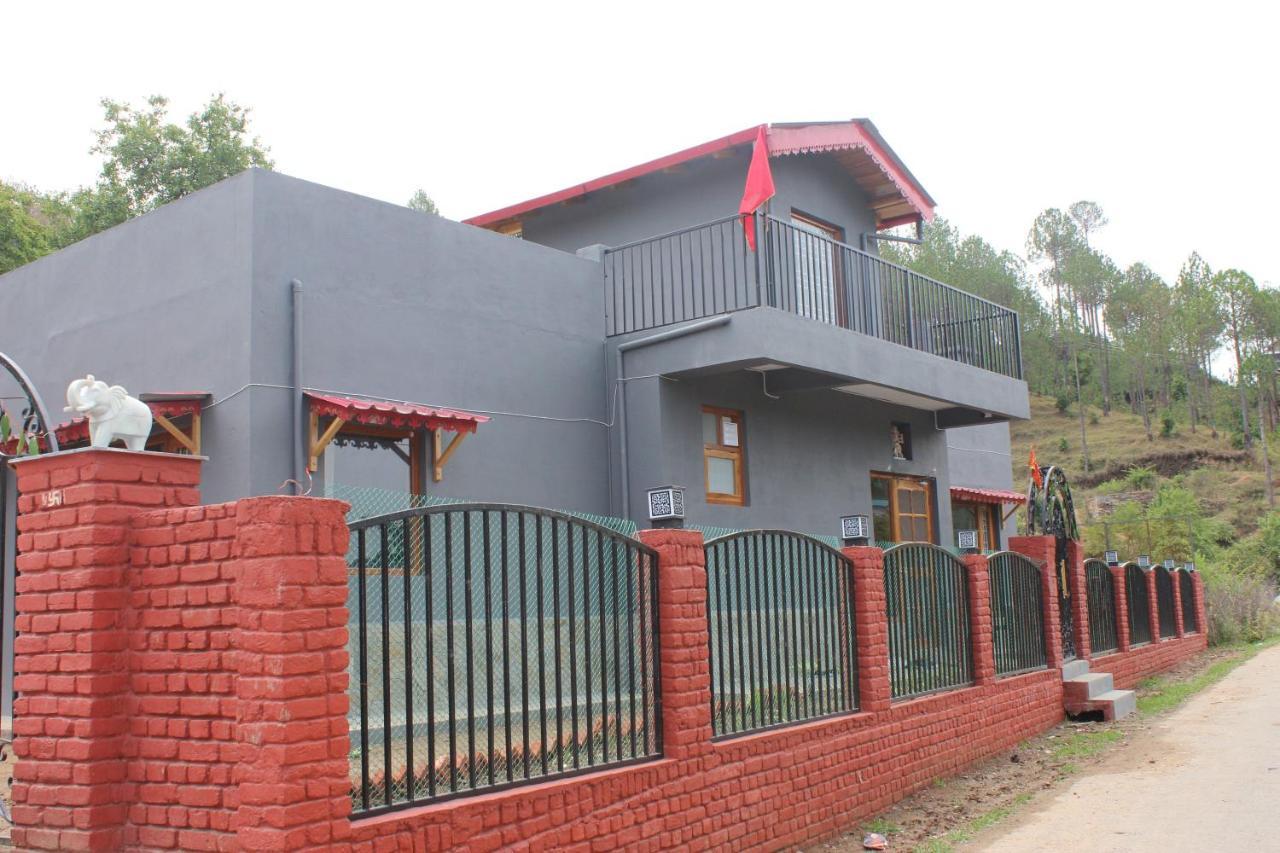 Winter Woods Cottages - 3-Bedroom Homestay Shitlakhet Kültér fotó
