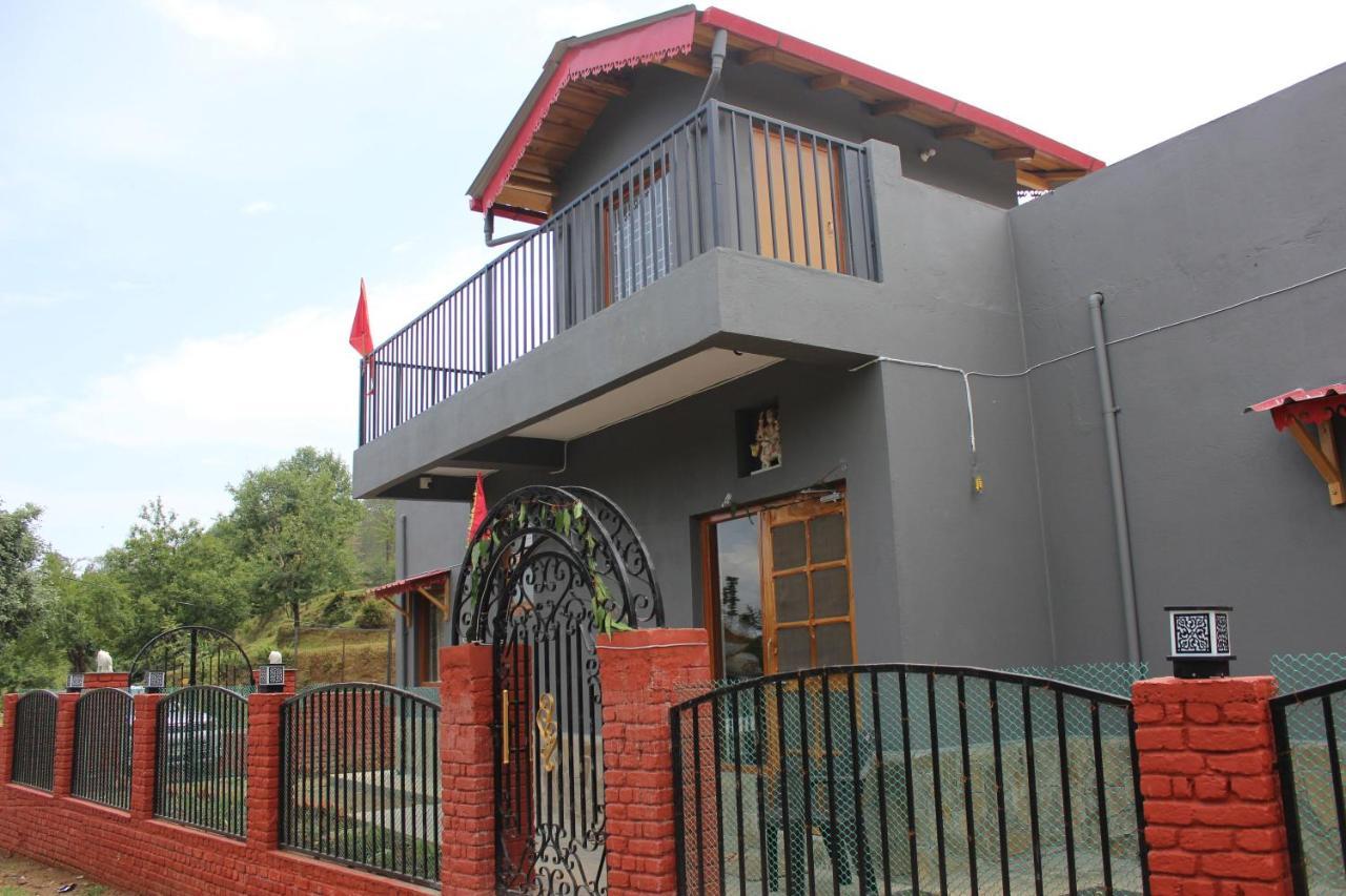 Winter Woods Cottages - 3-Bedroom Homestay Shitlakhet Kültér fotó