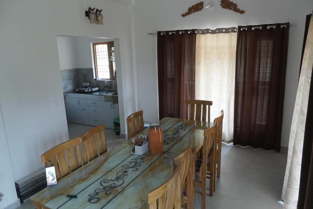 Winter Woods Cottages - 3-Bedroom Homestay Shitlakhet Kültér fotó